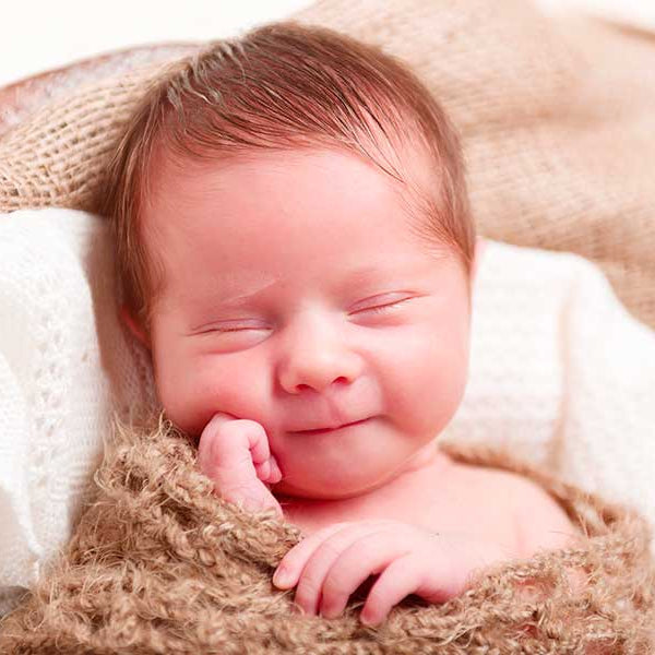 Impara a leggere il linguaggio del corpo del tuo neonato | Spio Kids