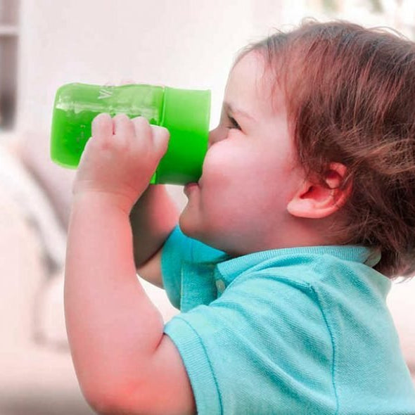 Quanta acqua dovrebbe bere il tuo bambino | Spio Kids