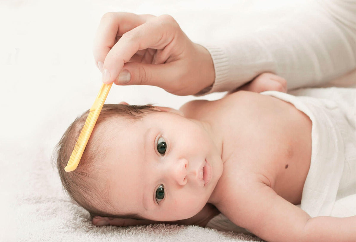 Video] Come rimuovere la crosta lattea del neonato — Spio Kids