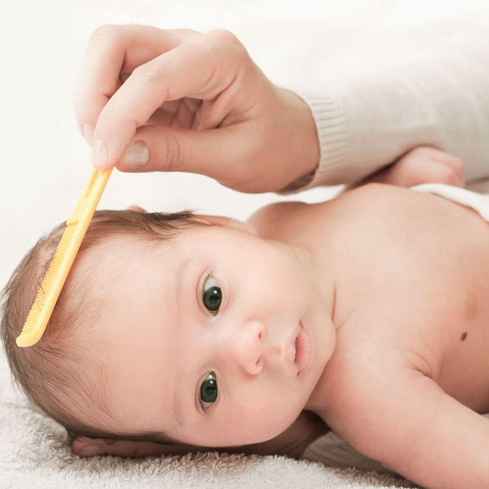 [Video] Come rimuovere la crosta lattea del neonato | Spio Kids